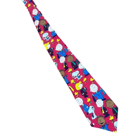 Peanuts Character Tie featuring Franklin Charlie Brown Linus snoopy 100% silk - Picture 1 of 6